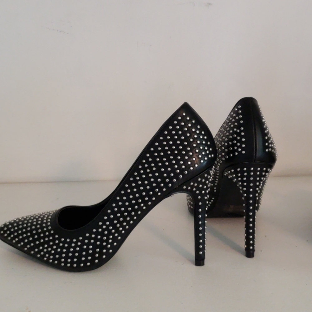 Report Heels